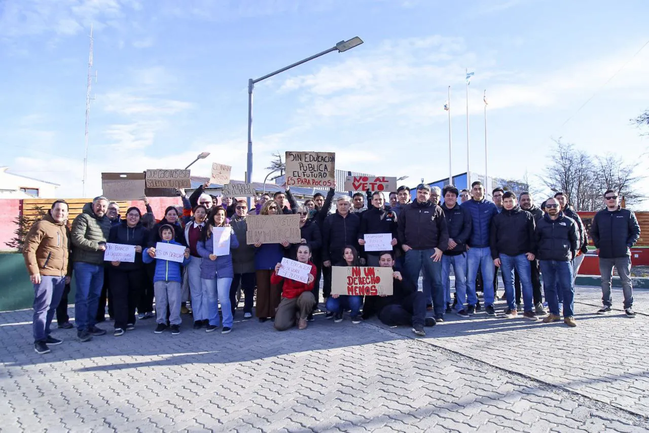 photo_5069342581300768918_y