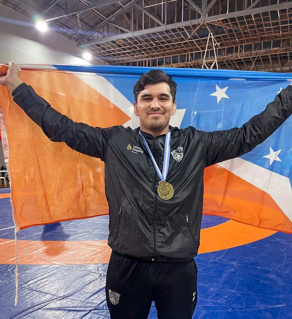 photo_5055728625894141997_y