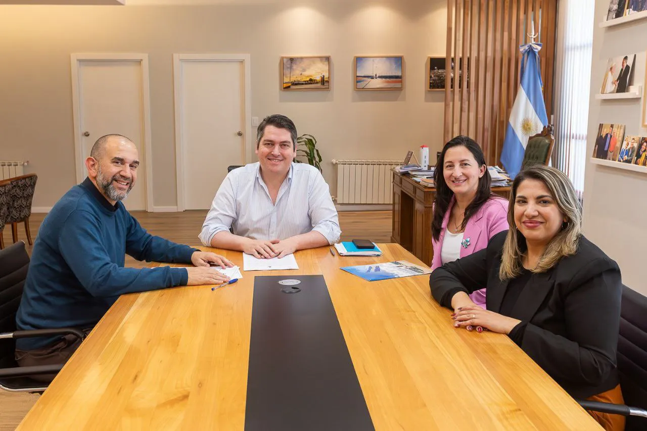 photo_5089478427370261296_y